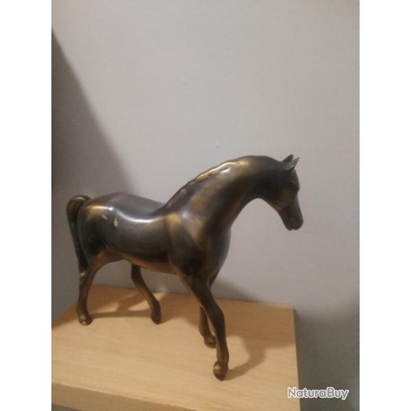 Statue cheval en bronze trs lourde
