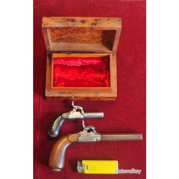 Minuscule pistolet de plerin  coffre avec rserve d'amorce + 1 boite en bois massif loupe de thuya