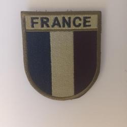 Écusson  patch airsoft drapeau tricolore Dimensions 7/7cm Attache velcro