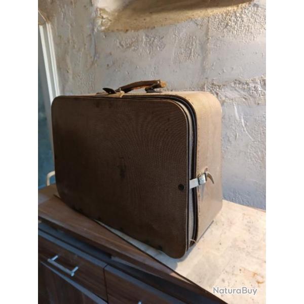 Machine a coudre vintage PFAF332 des annes 50