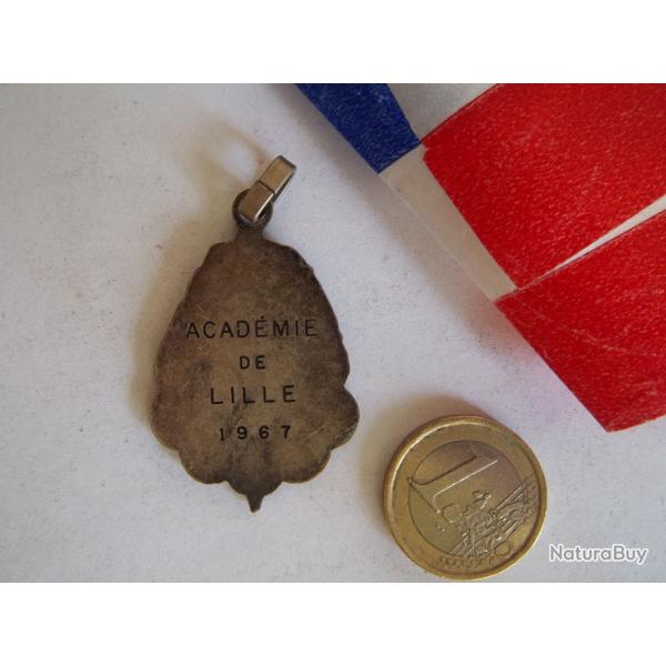 pendentif vintage  "acadmie de Lille 1967" (14 grs)