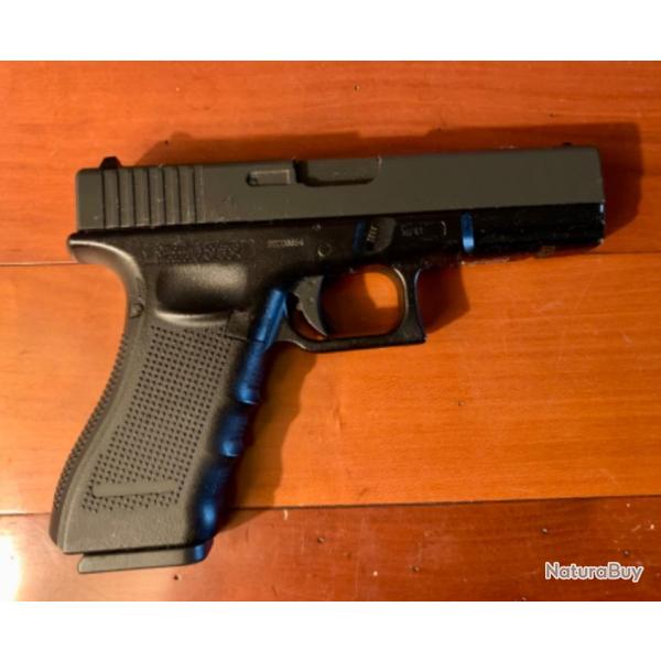 Airgun Cybergun Glock 17 gen4 4,5mm steel bbs CO2 blowback, license officielle Glock + porte cible.