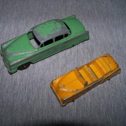 2  Miniatures voiture ancienne en métal de marque Tootsietoy .. Made in The U.S.A ..