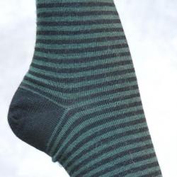 Chaussettes chaudes laine fines rayées ou unies pour Homme 40/45 court/mollet rayé noir et kaki