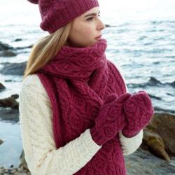 Bonnet chaud pompon pure laine mérinos écru ou framboise rose framboise