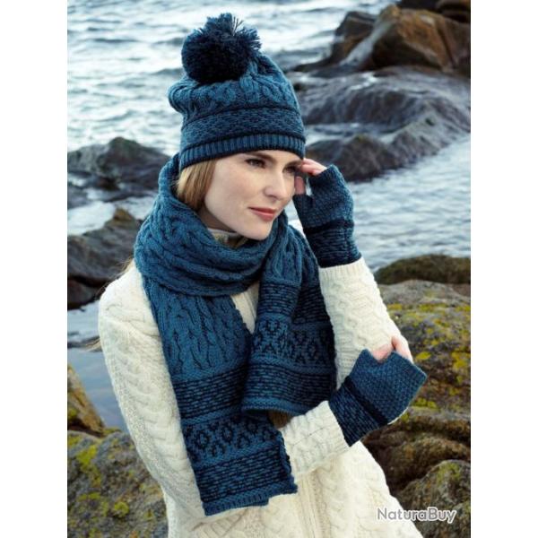 Bonnet pure laine mrinos Jacquard nordique et pompon bleu