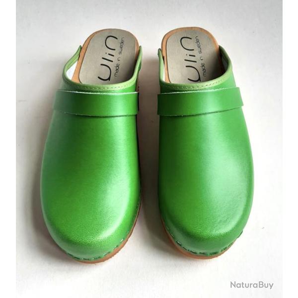 Sabot femme sudois bois et cuir vif vert