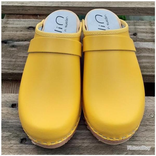 Sabot femme sudois bois et cuir vif jaune soleil