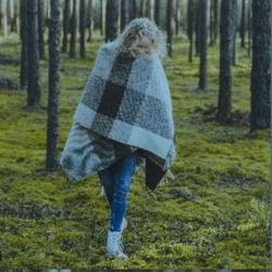 Manteau Cape femme en pure laine vierge marron glacé tartan