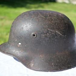 ARMÉE ALLEMANDE - Casque allemand modèle 40 avec choc et déformation peinture présente COU24CSQ001