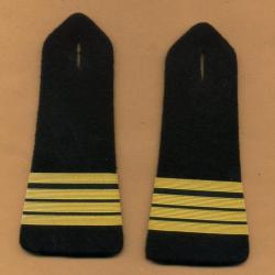 Epaulettes noires, galons de Commandant