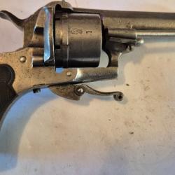 Petit revolver à cadre fermé 7 mm a broche, très bel etat