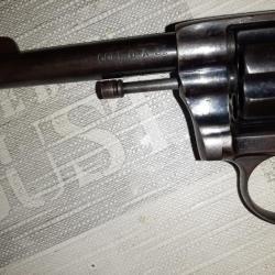 Revolver colt New pochette double action en calibre 32 long colt.