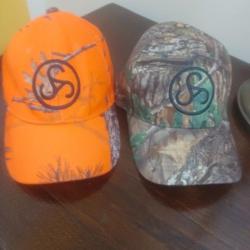 Une casquettes Sauer camouflage vert / une camouflage orange