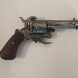 Revolver  a broches Type lefaucheux 1860.