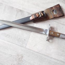 200875 Baïonnette Suisse Modèle 1918 + gousset en cuir. Pour fusil Schmidt-Rubin modèle K 31 ou k11