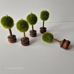 Lot de 5 petits arbres pour décoration et marquer les places