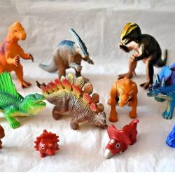 Lot de 11 figurines de dinosaures