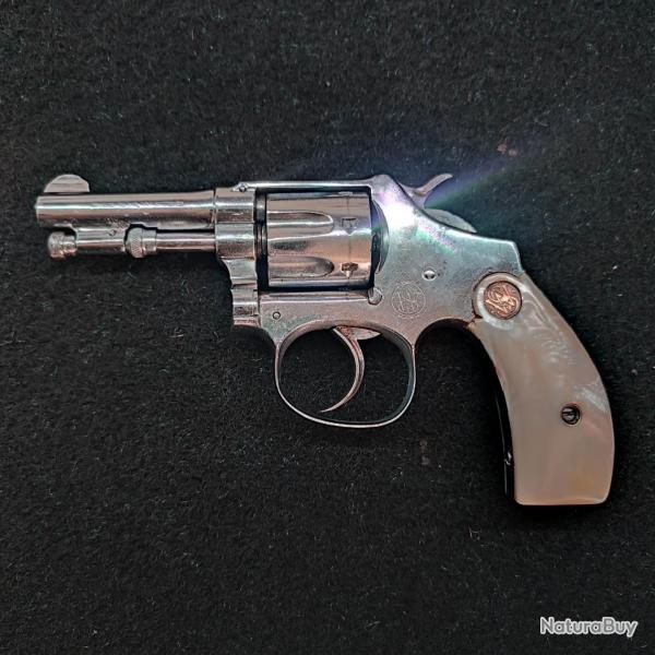 Magnifique rvolver 7 coups 22LR Lady Smith nickel 2me modle super tat paire de plaquette nacre