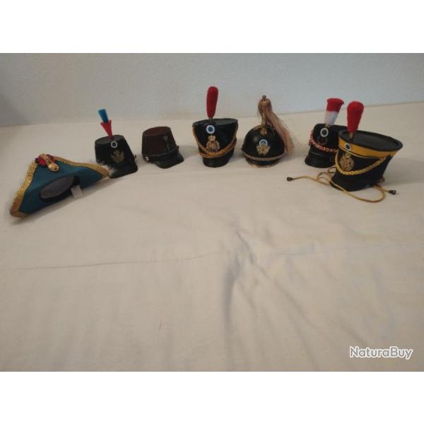 Chapeau et casques  militaires miniature de lAme Portuguaise