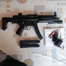 Réplique AEG Classic Army B&T MP5 avec crosse rétractable