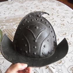 CASQUE MORION TYPE ESPAGNE  EN REPRO ANCIENNE