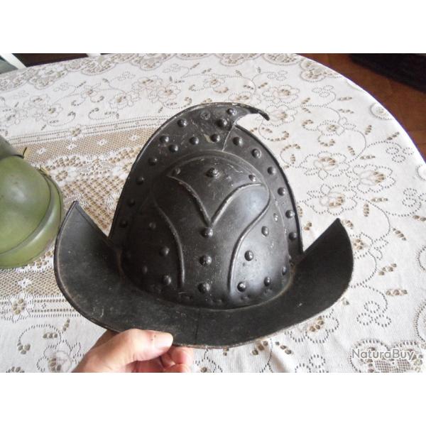 CASQUE MORION TYPE ESPAGNE  EN REPRO ANCIENNE