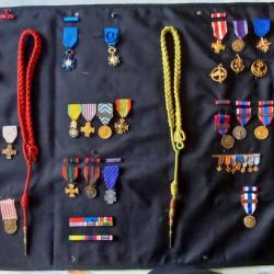 Vends collection d'un cinquantaine de médailles et décorations militaires .