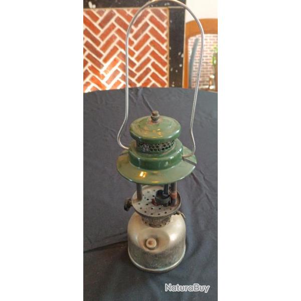 LAMPE A KEROSENE MODELE US COLEMAN