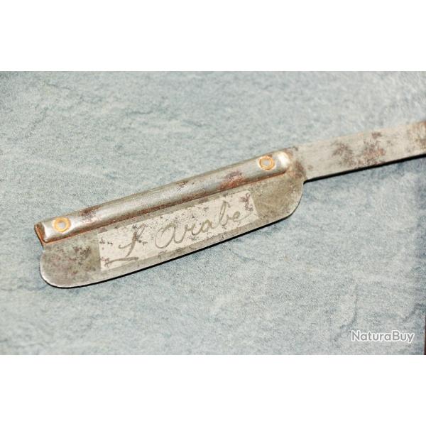 ANCIEN RASOIR DE PACTAGE MILITAIRE VERS LES ANNEES 50 --A NETTOYER--MANCHE BOIS**COLLECTION**