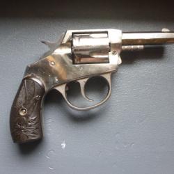 Revolver American Bulldog en 32 avec plaquettes à l'aigle