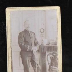 capitaine photo sur carton, légion d'honneur sabre, képi chaise régiment 72