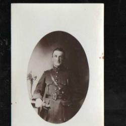 soldat en uniforme photo de  studio voir pattes de col 17 , fourragère