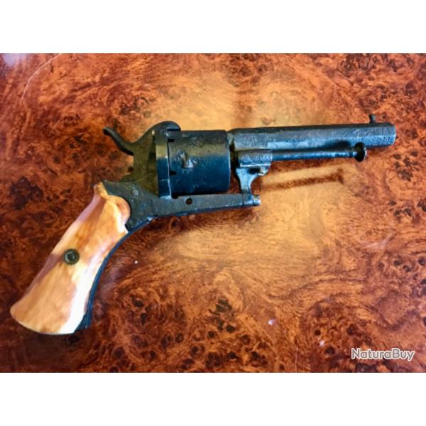 pave revolver type Lefaucheux