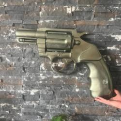 Sculpture pistolet