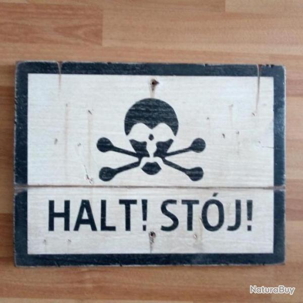 Militaria - Panneau directionnel allemand WW2 : HALT ! STOJ ! ( recto et verso )