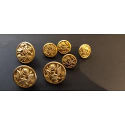 Boutons d'uniforme militaire antique des années 1940-50 / laiton