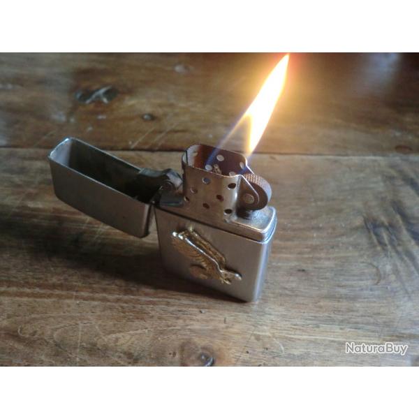 briquet zippo essence j / v  bradford .pa. mad  usa