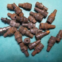 Lot de 23 cheminees pour fusils carabine ou pistolet poudre noire ,Liquidation fond d'armurerie