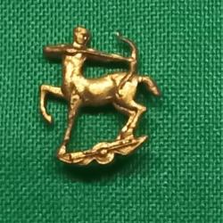 rare ancien  pin's SAGITAIRE   doré à l'or fin