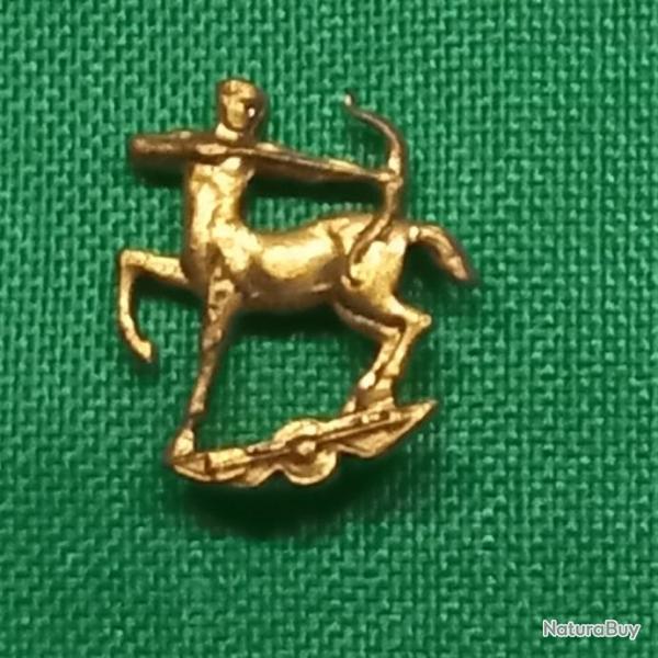 rare ancien  pin's SAGITAIRE   dor  l'or fin