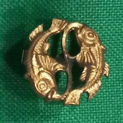 rare ancien  pin's POISSON   doré à l'or fin