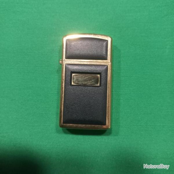 joli petit briquet  " ZIPPO " noir et or officiel des annes 90