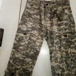 PANTALON CARGO TYPE CAMO DIGITAL