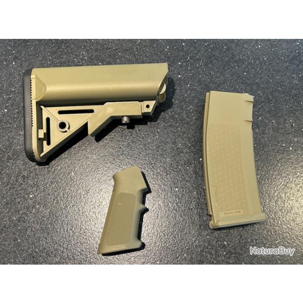 Ensemble crosse, poigne moteur et chargeur airsoft haute capacit couleur fde, excellent tat