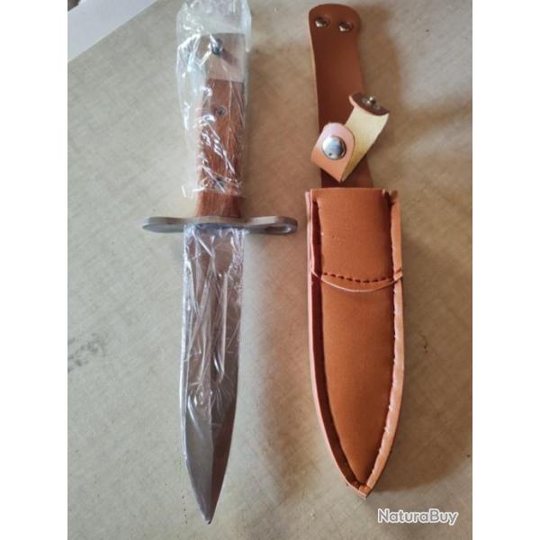 Couteau militaire baionnette Ak.Longueur de lame 15cm