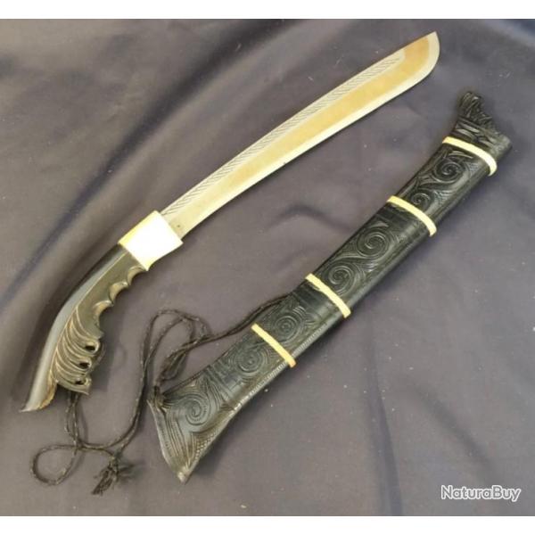 Machette Toraja manche en corne et os bovin fourreau en bne sculpt no sabre