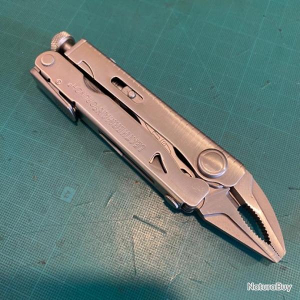 Leatherman CRUNCH avec tui cuir . Modle vintage datant de 2014 . tat Neuf !!