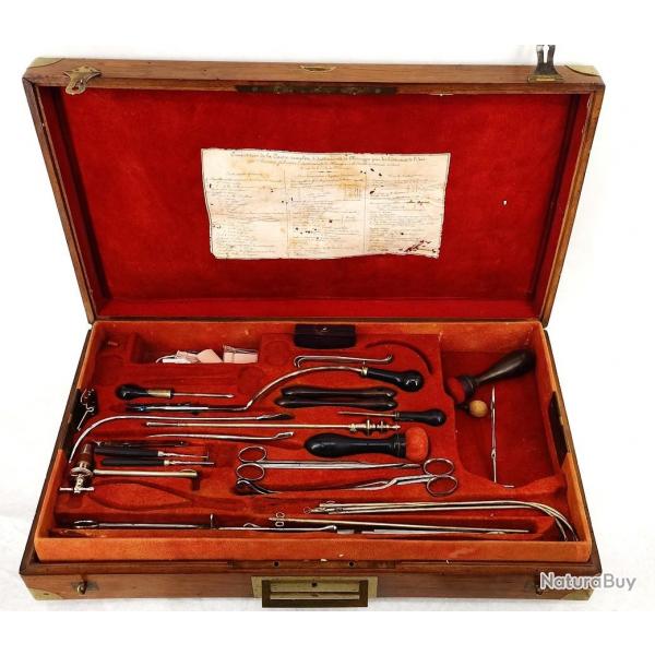 COFFRET DE CHIRCHURGIEN MILITAIRE DE LA MARINE Me AIGUIER PAR CHARRIERE A PARIS - FRANCE XIX Collec