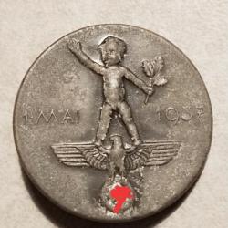 Numéro 5 :  badge allemand ww2, 1 mai 1937